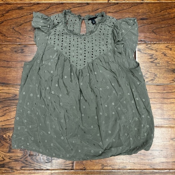 Torrid‎ Eyelet Ruffle Sleeve Top - Picture 4 of 8